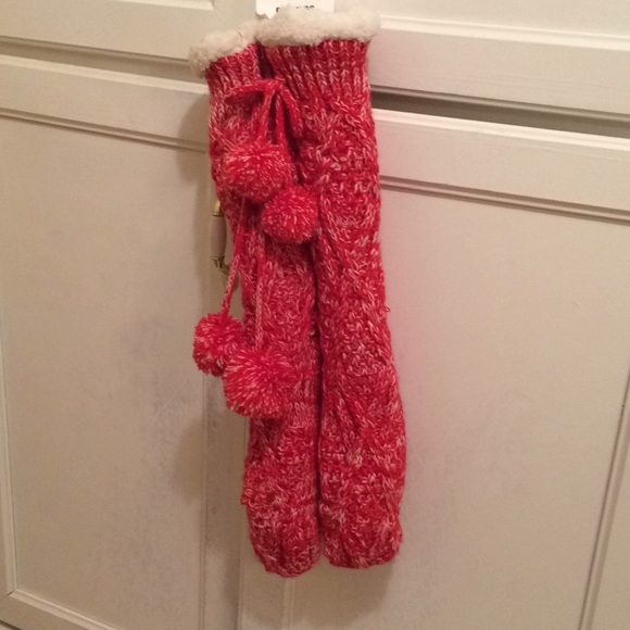 Express slippers crochet outside...fuzzy insideNWT - Picture 2 of 4